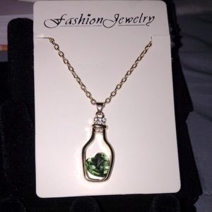 Brand 🆕 Beautiful Green With Gold Tone Necklace